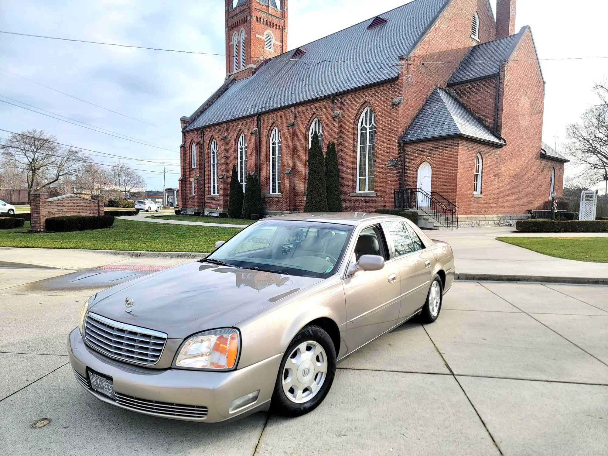 2002 Cadillac DeVille Base photo 5