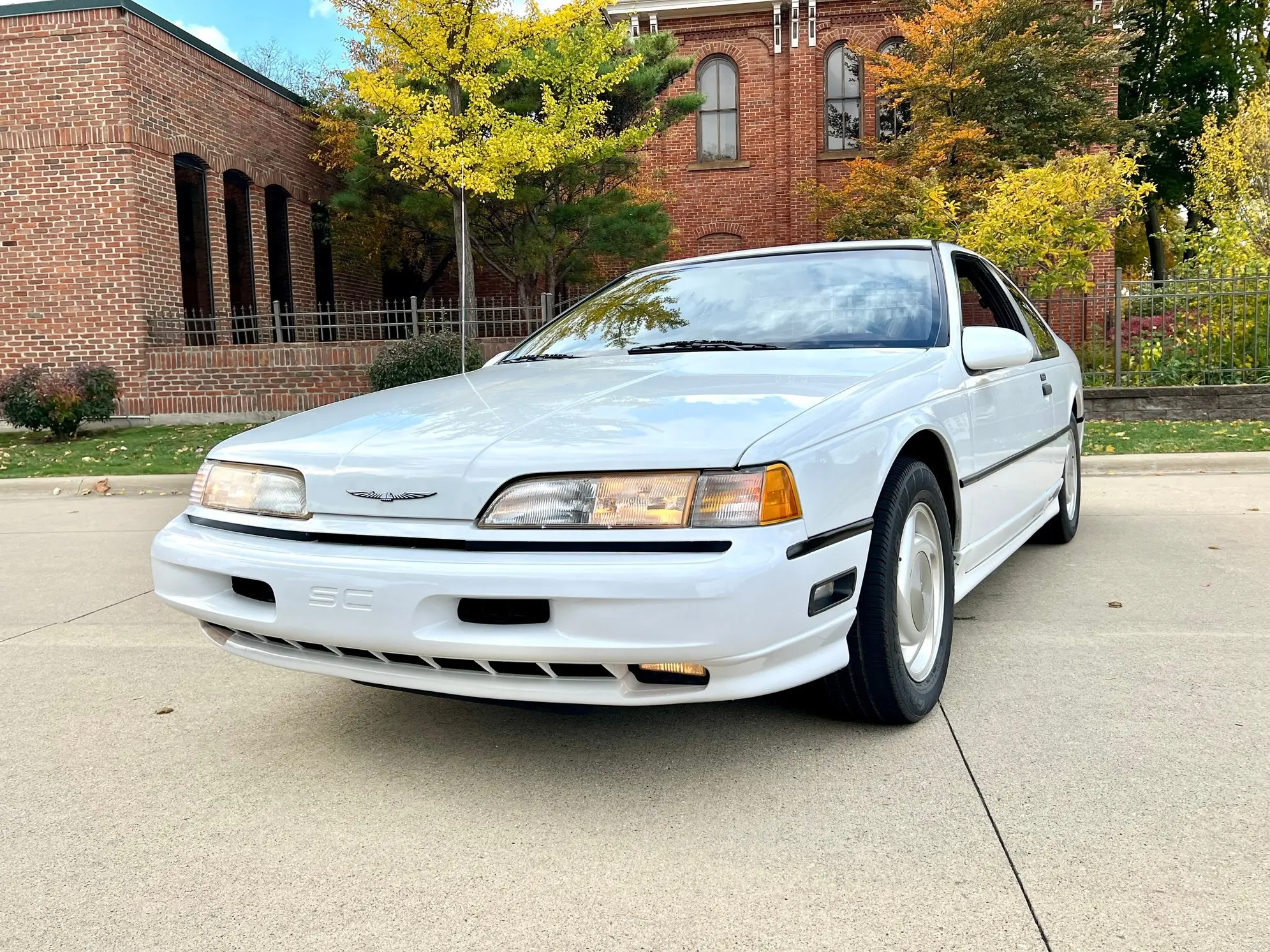 1991 Ford Thunderbird undefined photo 3