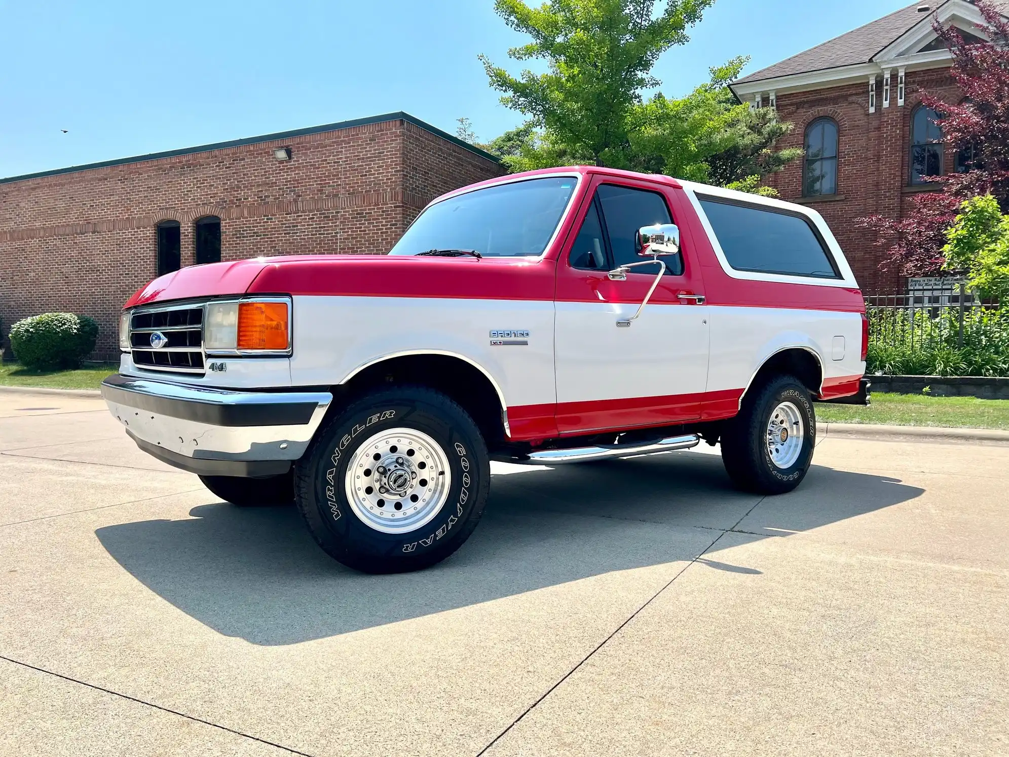 1991 Ford Bronco's photo