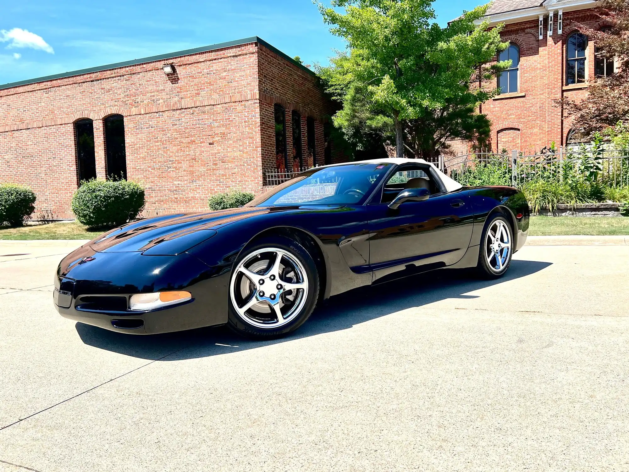 2001 Chevrolet Corvette Convertible's photo