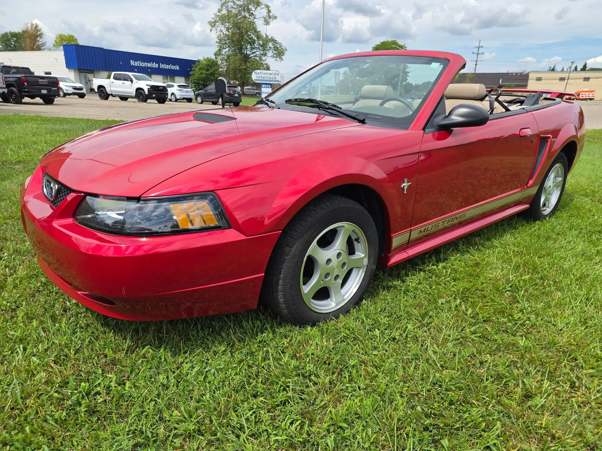 2002 Ford Mustang Deluxe's photo