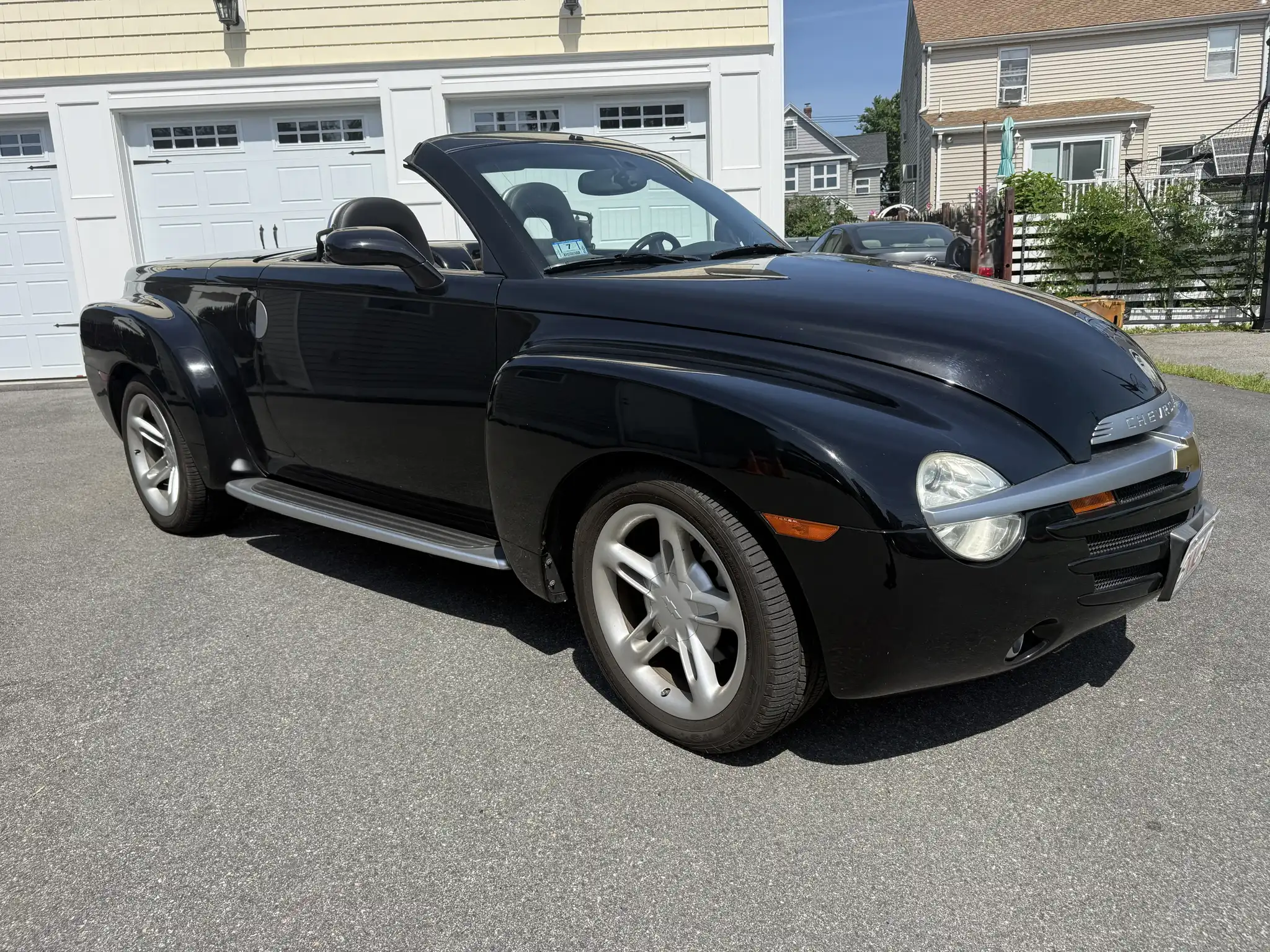 2004 Chevrolet SSR LS's photo
