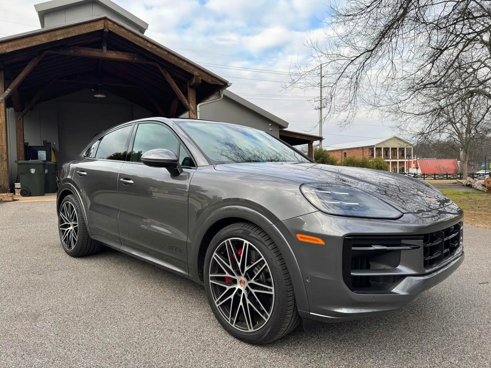 2025 Porsche Cayenne GTS's photo
