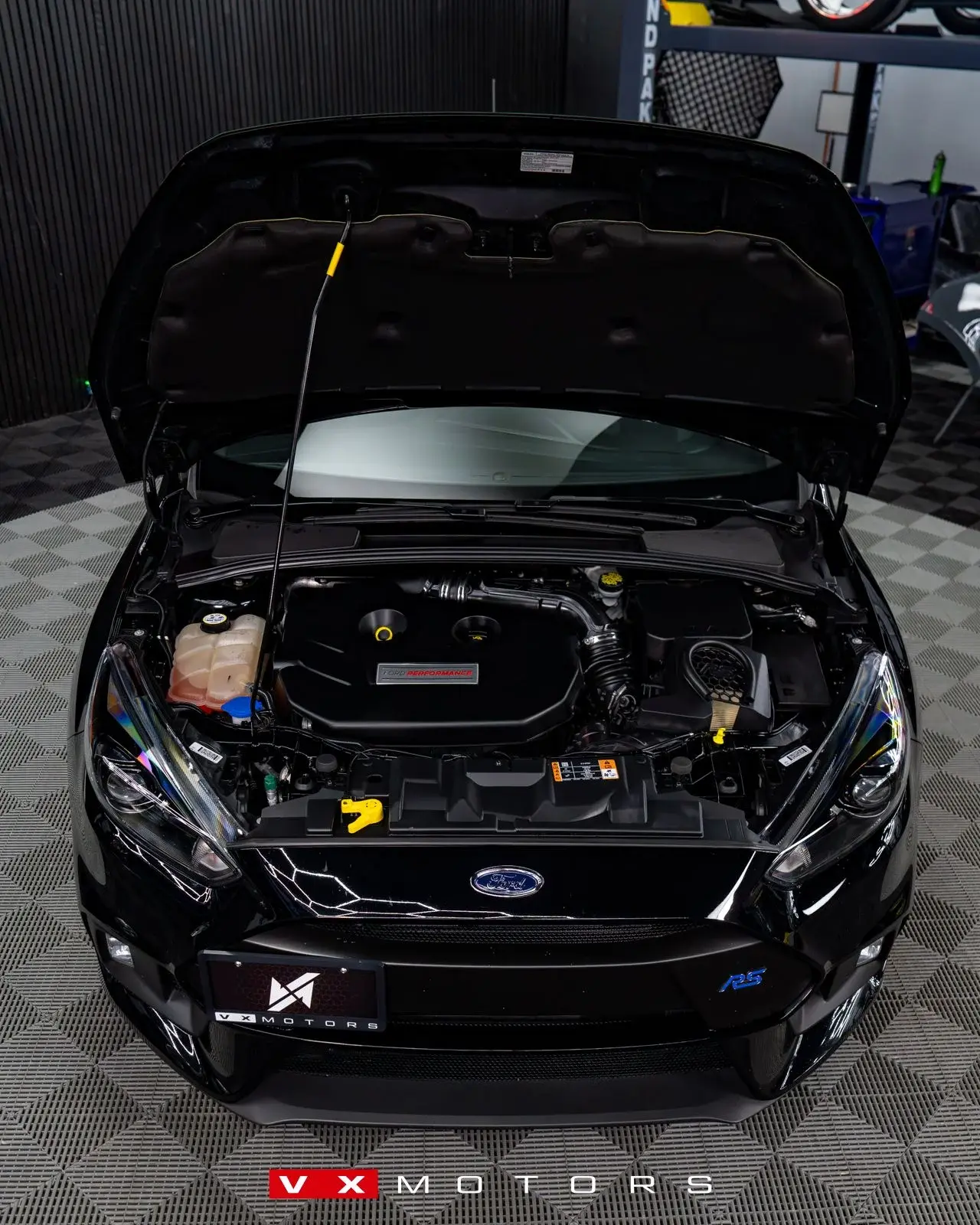2017 Ford Focus RS Hatchback 5-Door photo 5