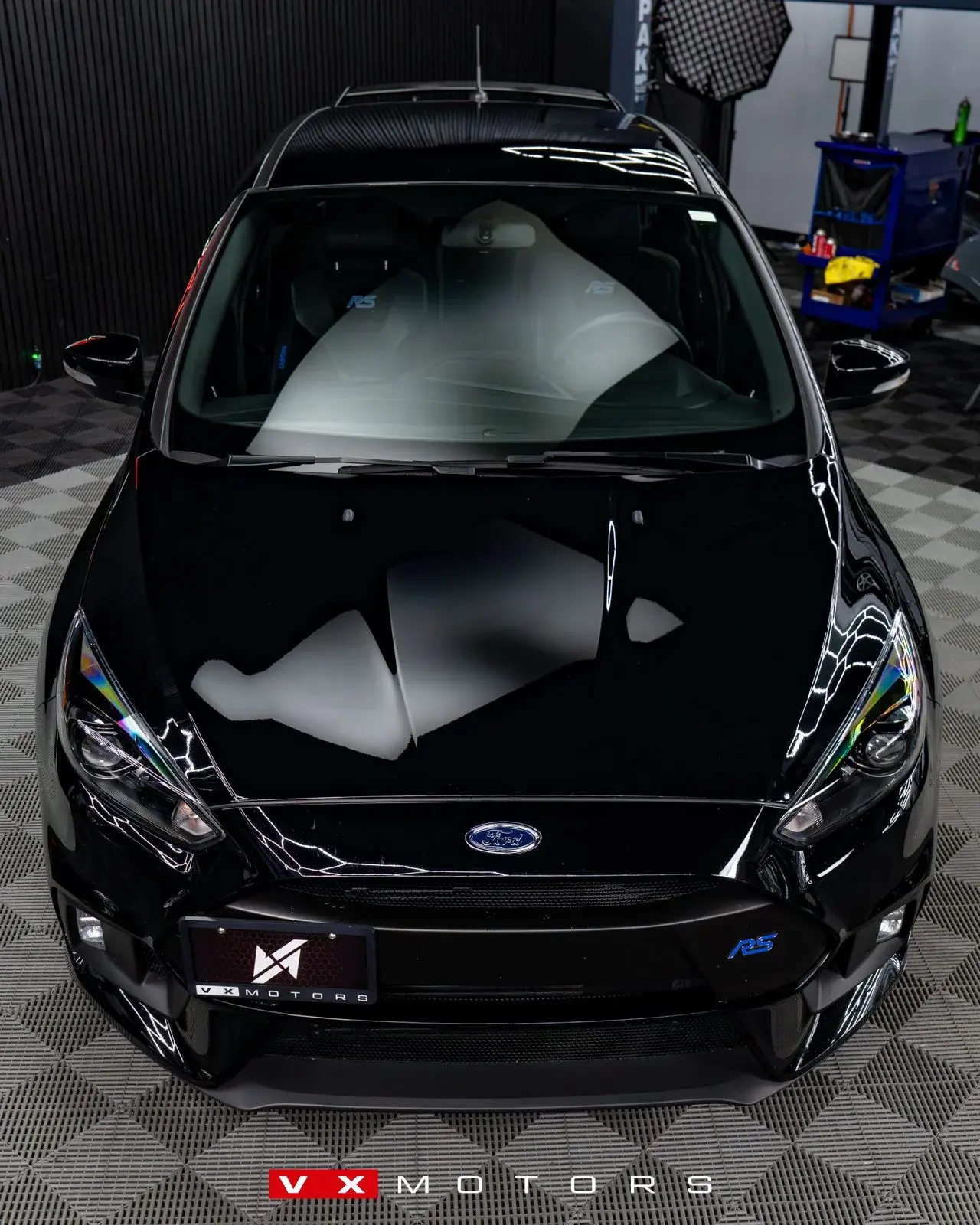 2017 Ford Focus RS Hatchback 5-Door photo 4