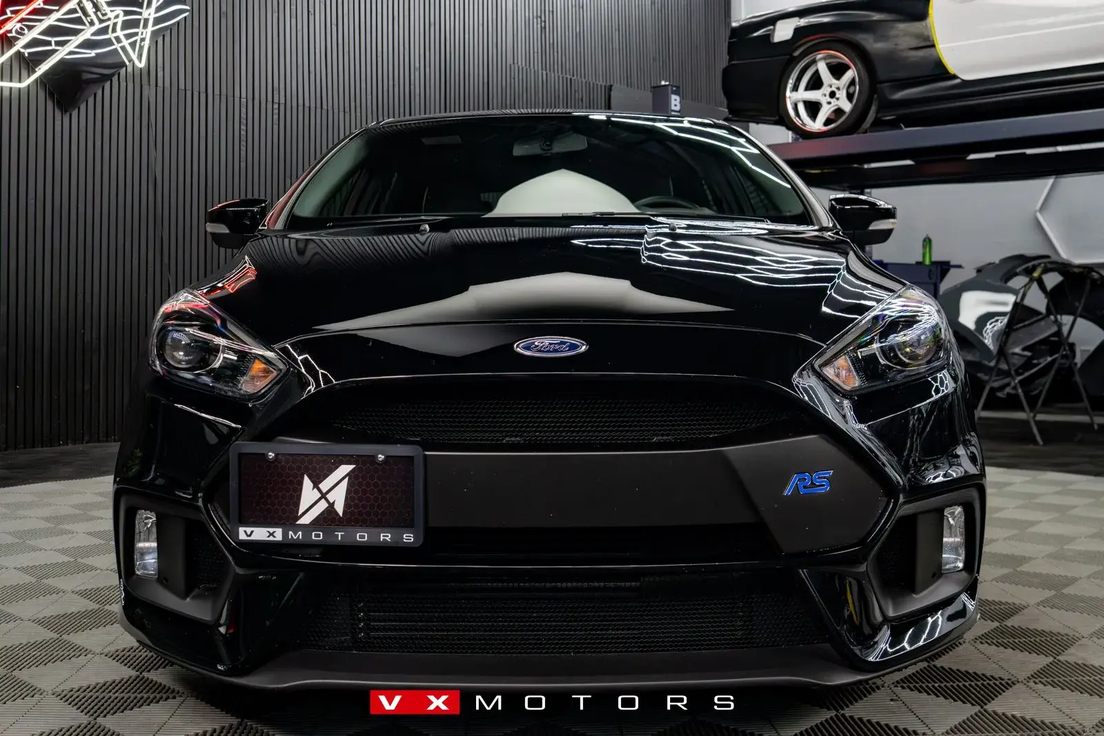 2017 Ford Focus RS Hatchback 5-Door photo 3