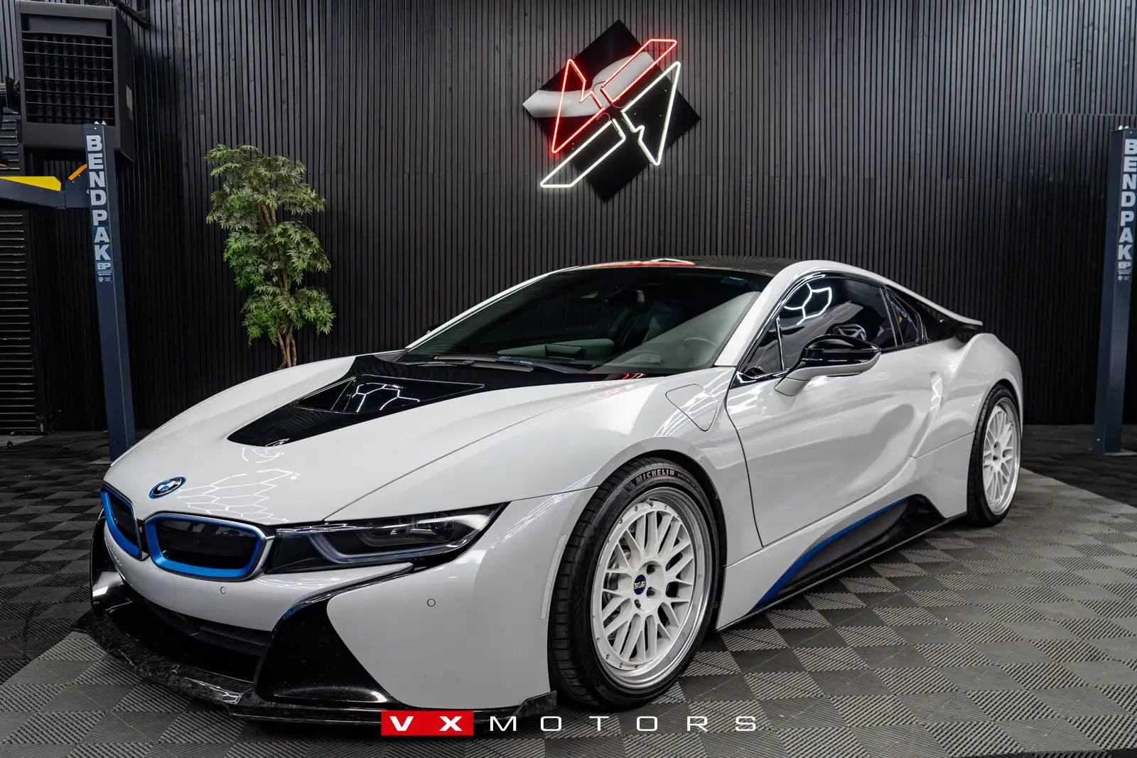 2015 BMW i8 2dr Cpe's photo