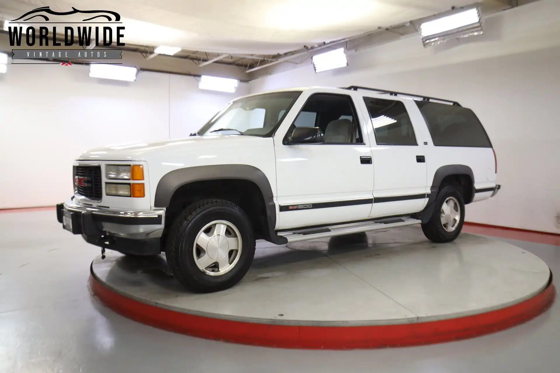 1994 GMC Suburban's photo