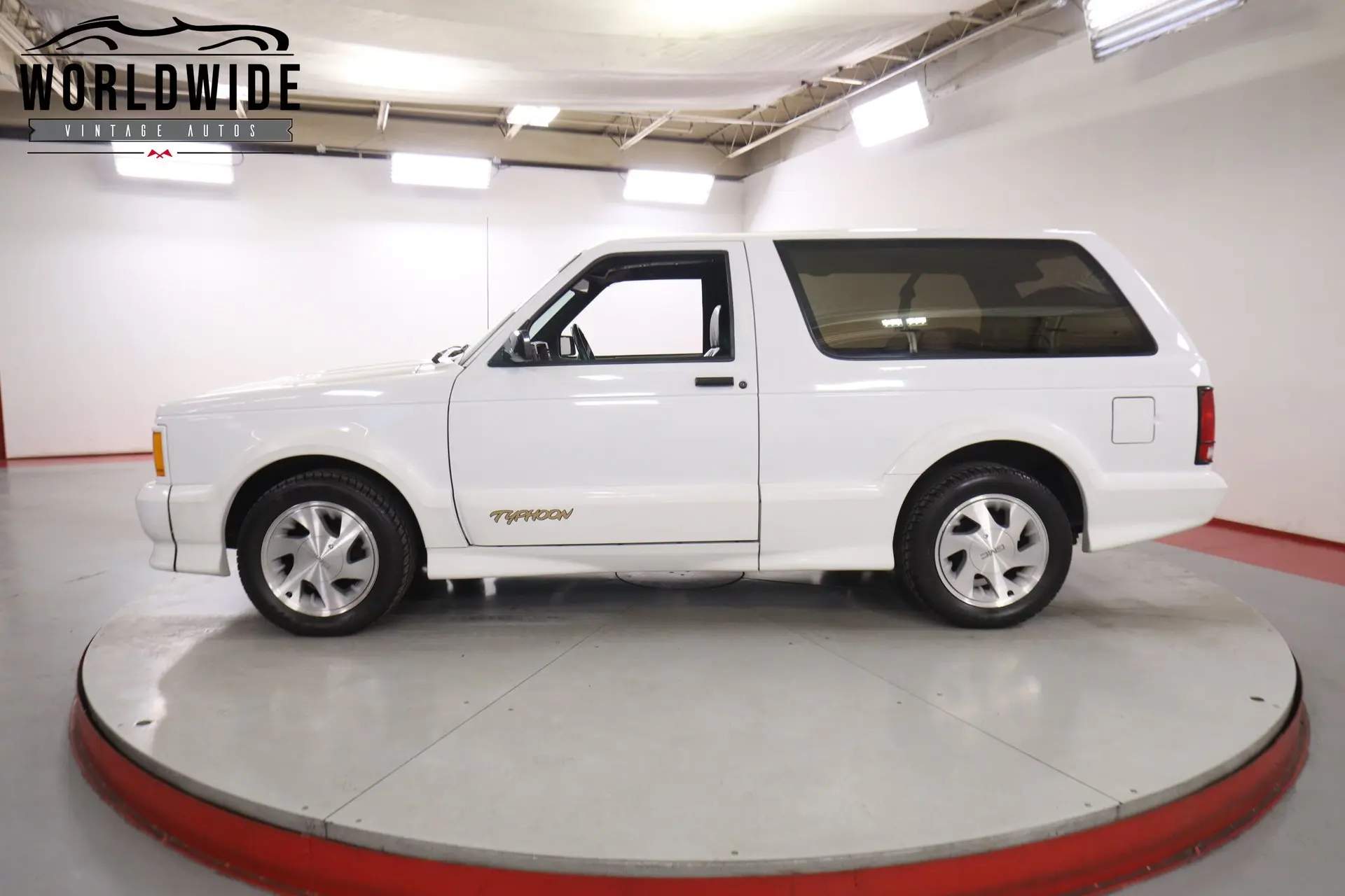 1993 GMC Typhoon undefined photo 3