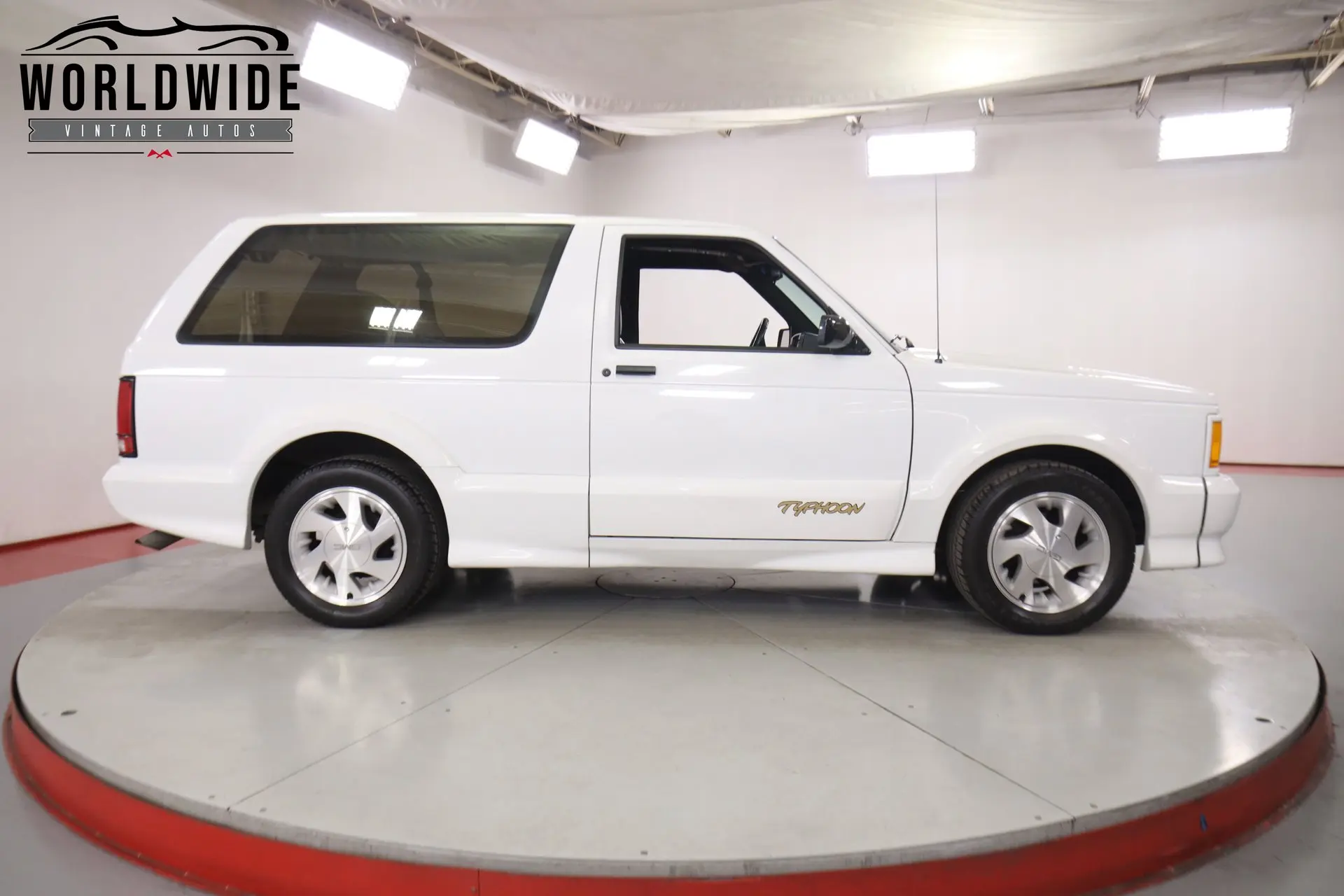 1993 GMC Typhoon undefined photo 4