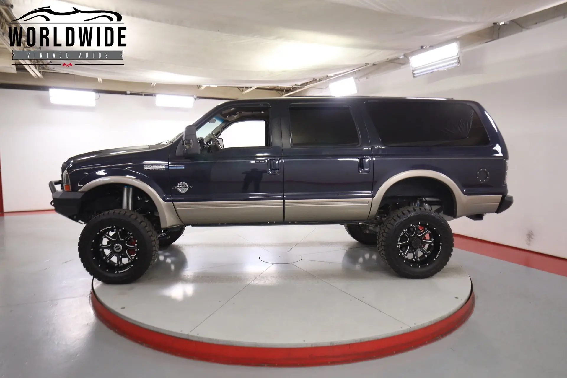 2001 Ford Excursion Limited 4x4 photo 3