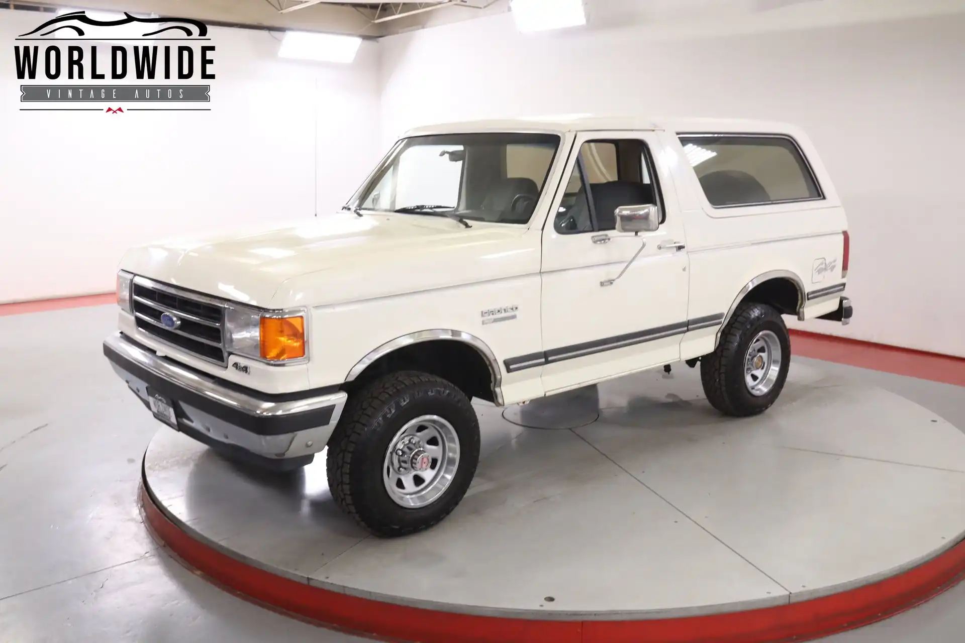 1990 Ford Bronco's photo