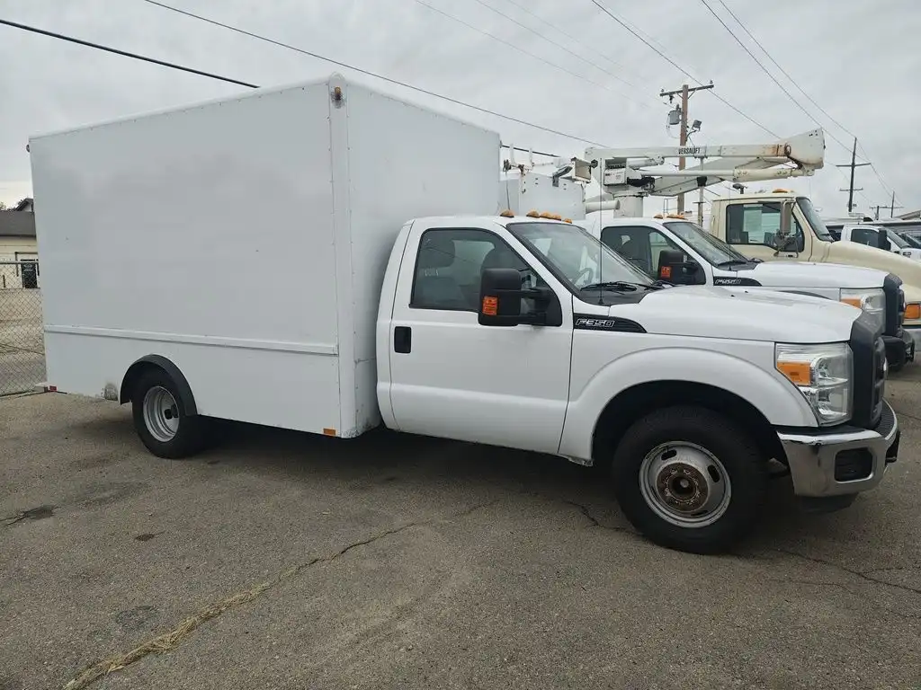 2015 Ford F-350 XL Regular Cab 141-In DRW's photo