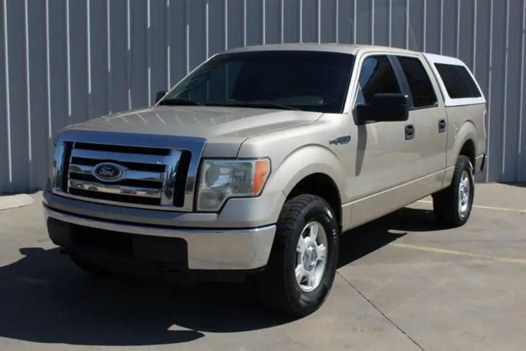 2010 Ford F-150 XLT 4x4 SuperCrew 145-in's photo