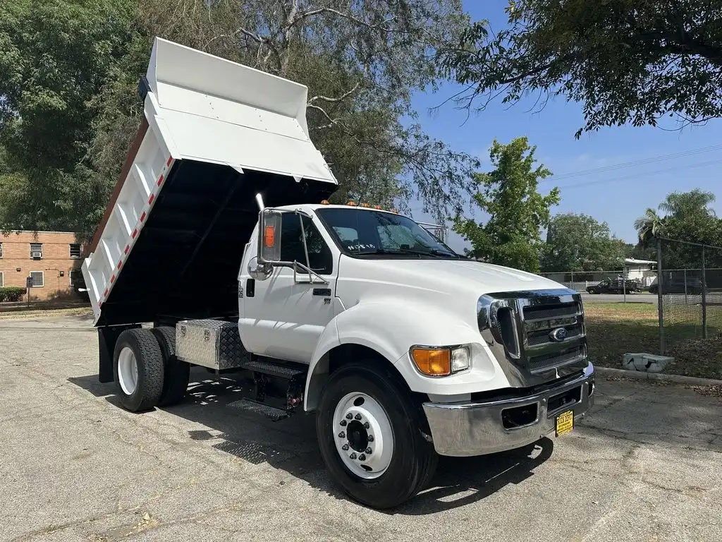 2013 Ford F-650's photo