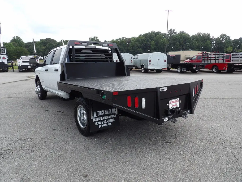 2024 RAM 3500 SLT 4X4 Crew Cab photo 5