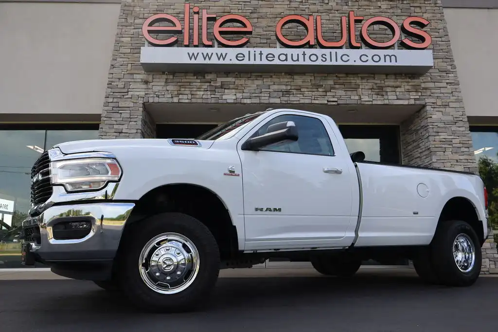 2019 RAM 3500 Big Horn 4X4 Regular cab's photo