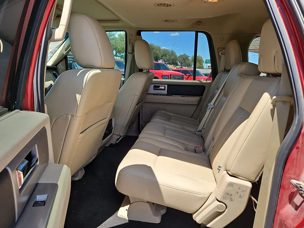 2017 Ford Expedition XLT 4x4 EL photo 5