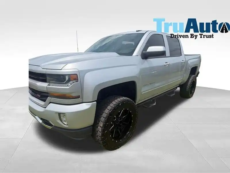 2017 Chevrolet Silverado 1500 LT 4X4 Crew Cab Short Box's photo