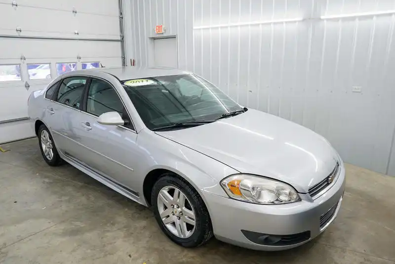 2011 Chevrolet Impala LT's photo