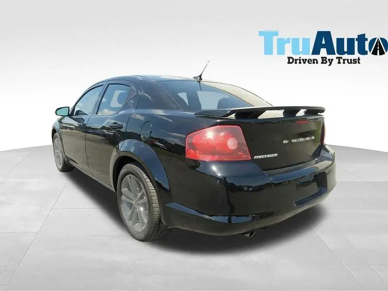 2014 Dodge Avenger SXT photo 5