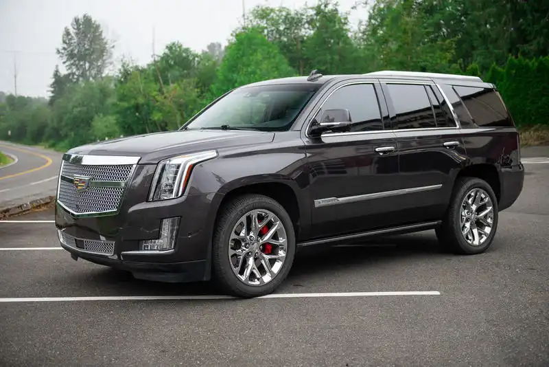 2018 Cadillac Escalade AWD Platinum's photo