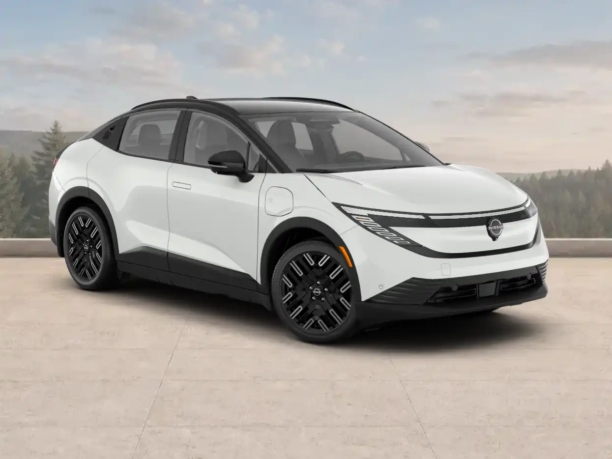 2026 Nissan Leaf Platinum+'s photo