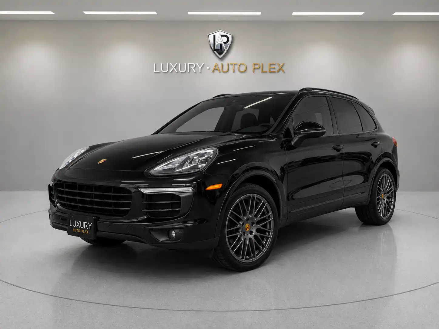 2018 Porsche Cayenne Platinum Edition's photo