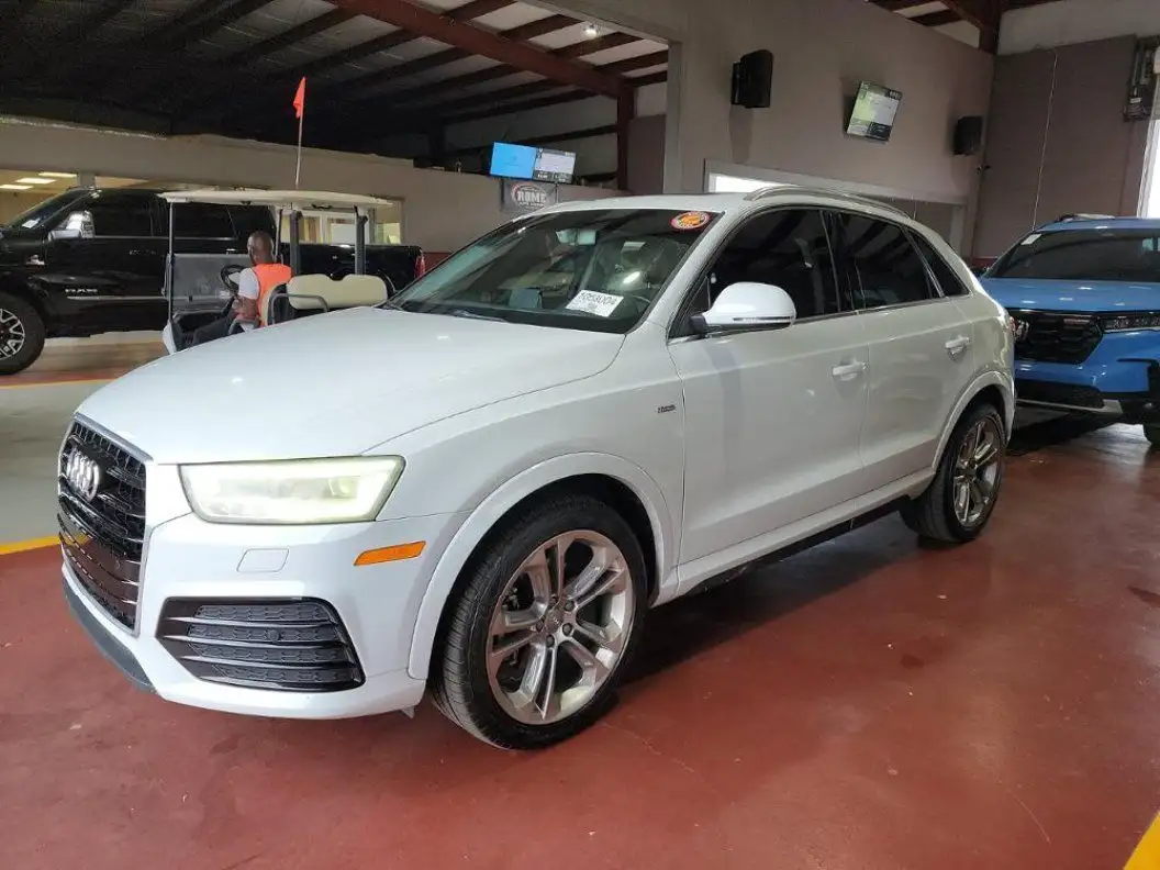 2016 Audi Q3 2.0T quattro tiptronic Prestige's photo
