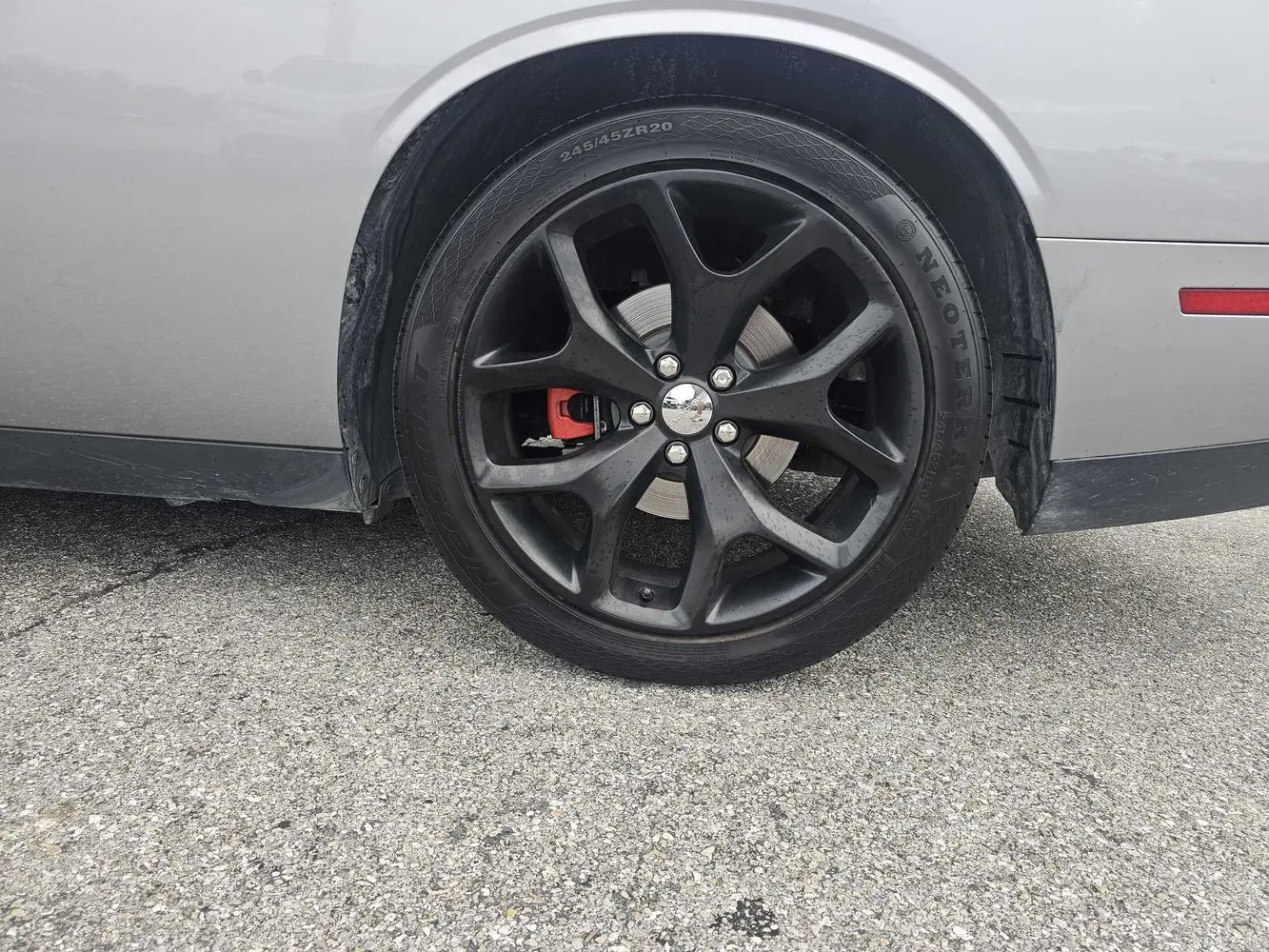 2015 Dodge Challenger SXT Plus photo 4