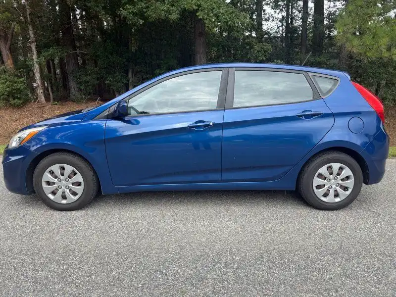 2017 Hyundai Accent SE 5-Door 6-Speed Automatic's photo