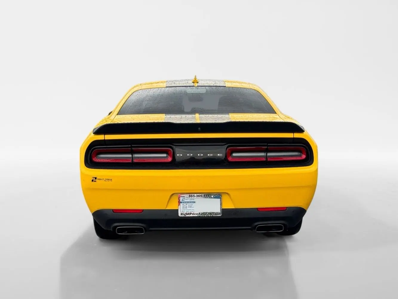 2017 Dodge Challenger R/T Plus photo 4