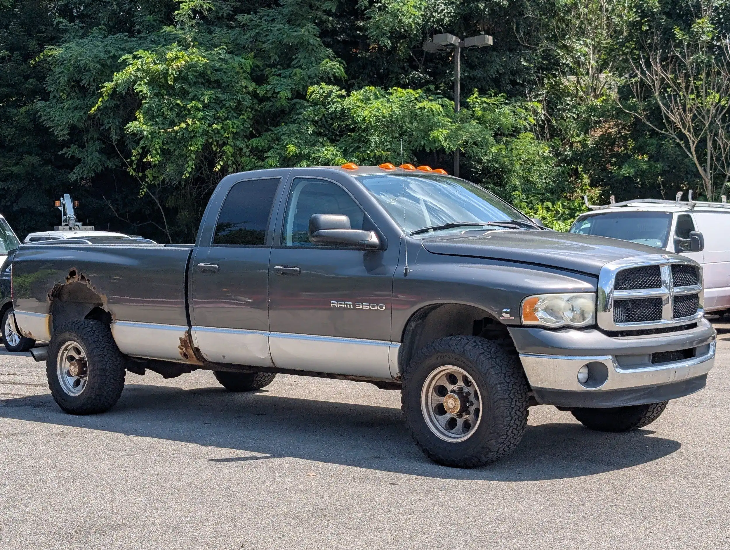 2004 Dodge Ram 3500 SLT 4X4 Quad Cab SWB's photo