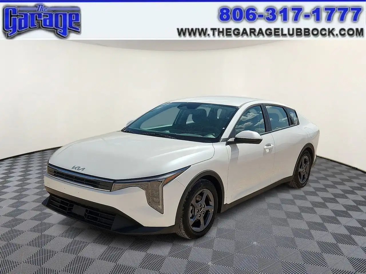 2025 Kia K4 LXS Auto's photo