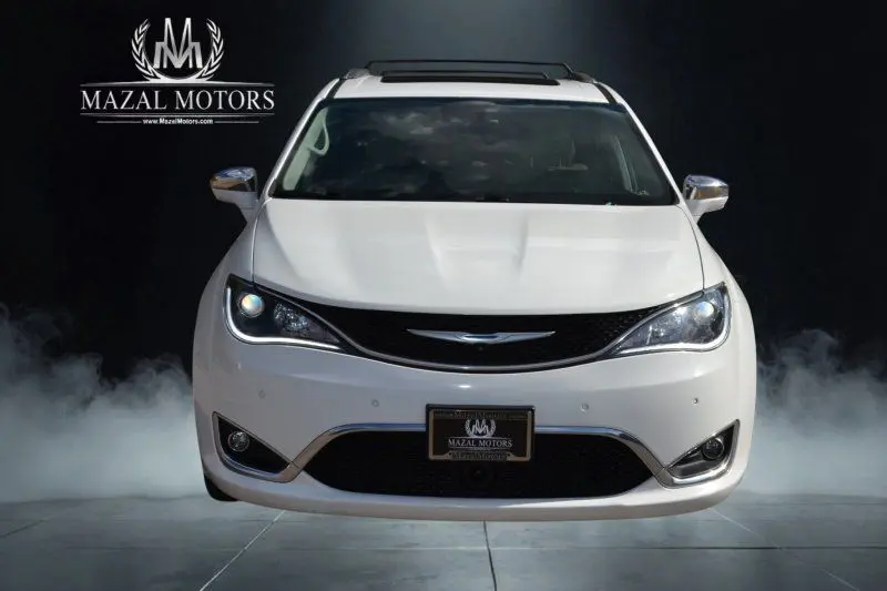 2017 Chrysler Pacifica Limited photo 5