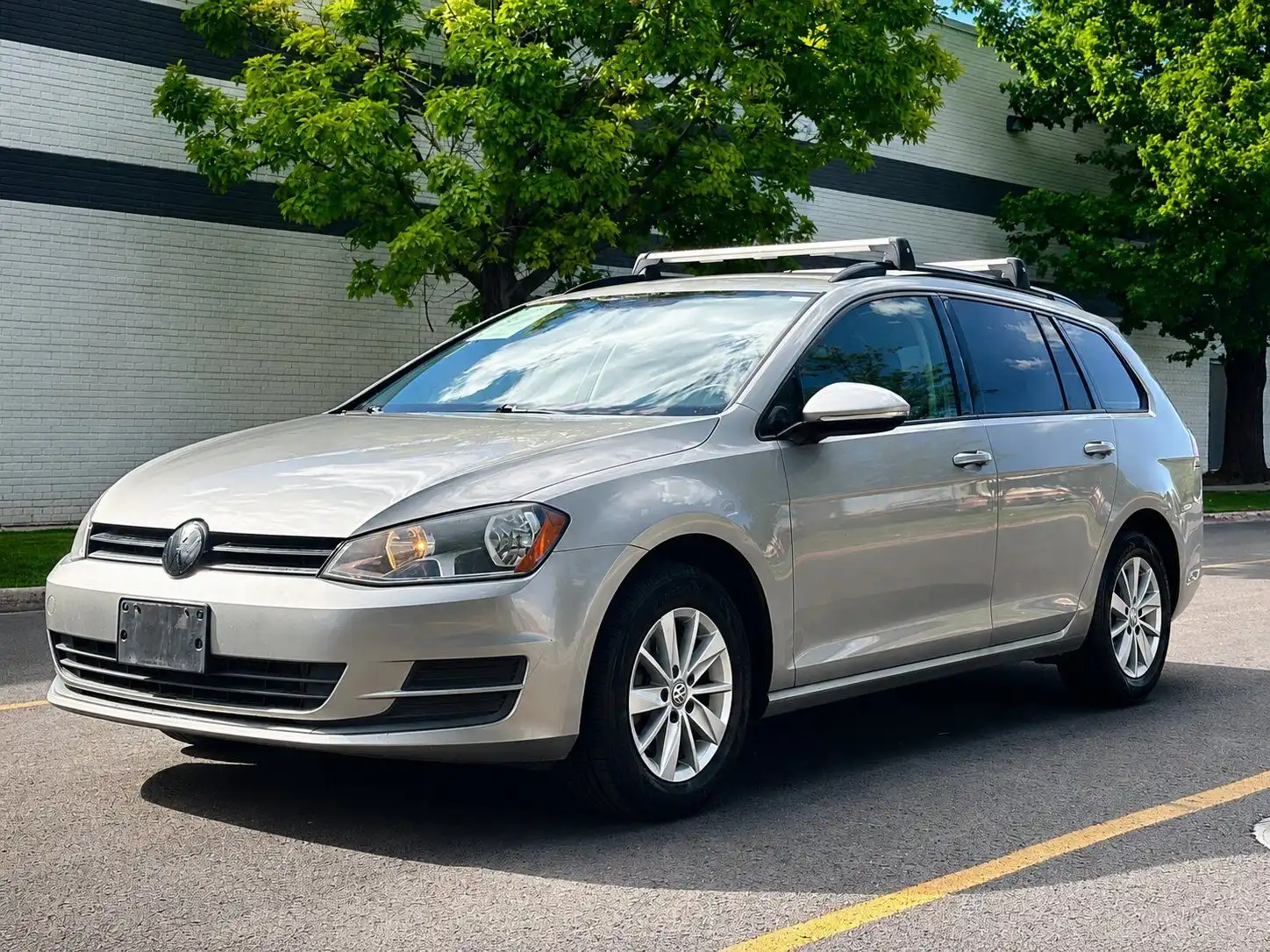 2016 Volkswagen Golf SportWagen TSI S Auto's photo
