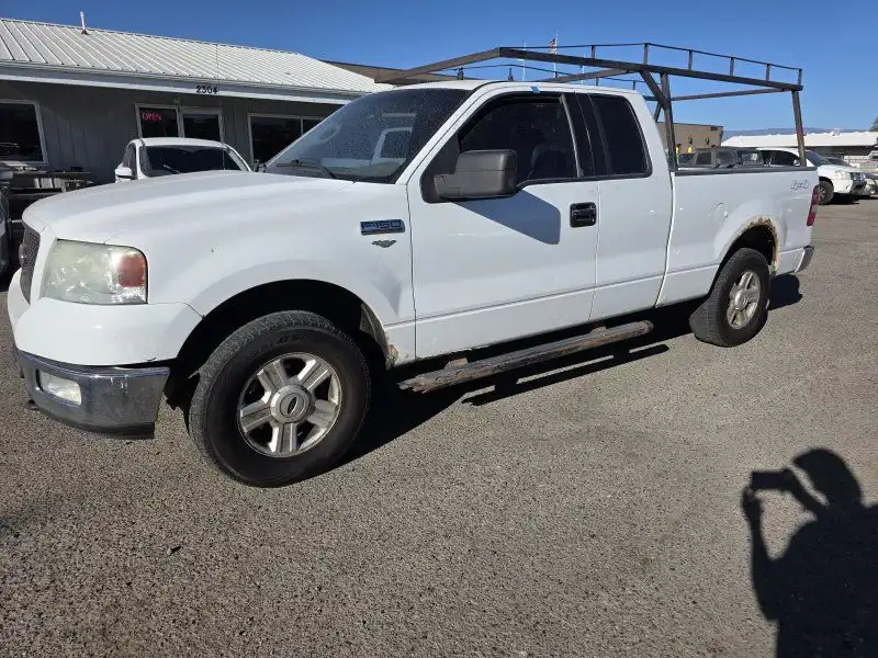 2004 Ford F-150 XL 4WD SuperCab 163 in Styleside's photo