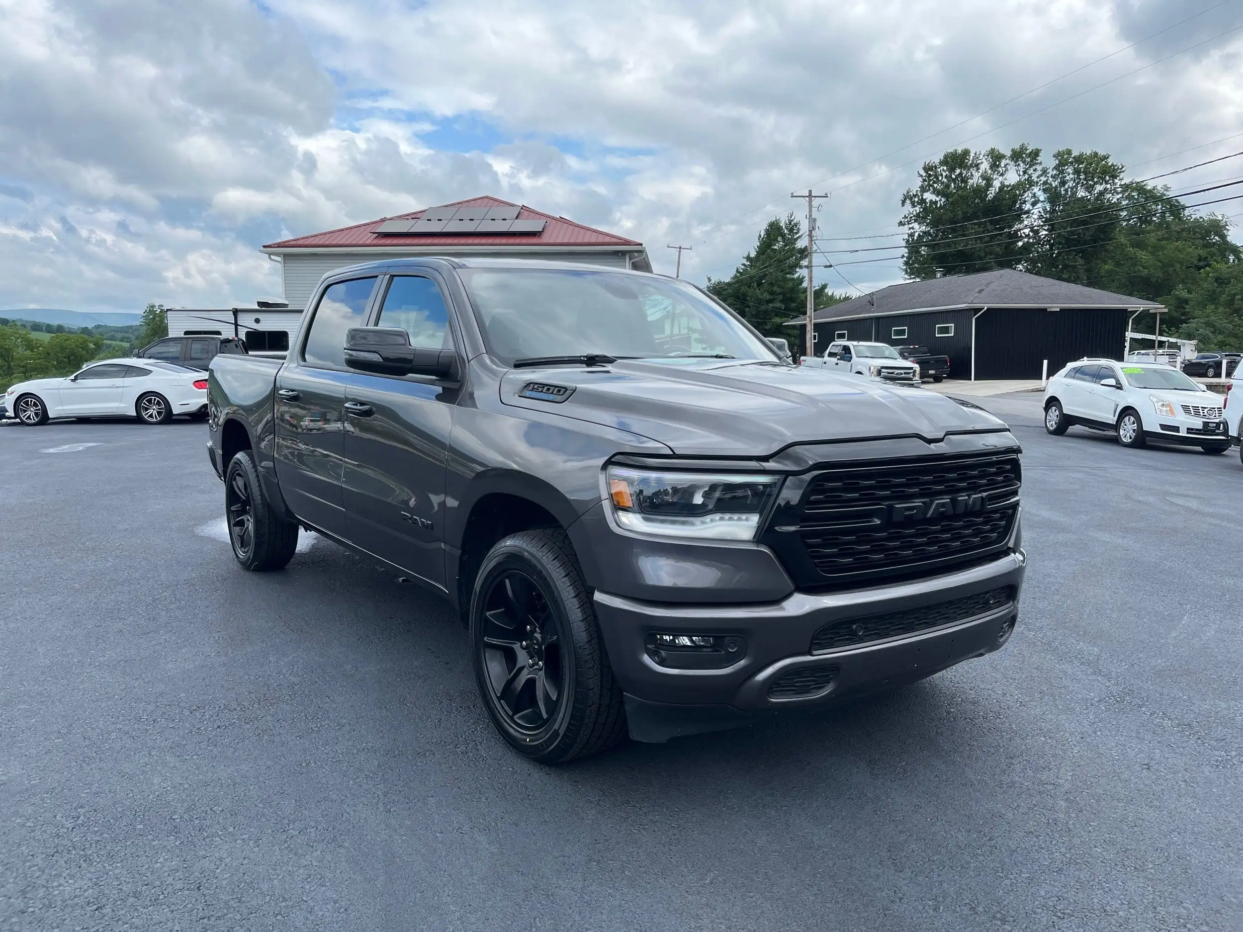 2023 RAM 1500 Big Horn/Lone Star 4x4 Crew Cab 5'7's photo