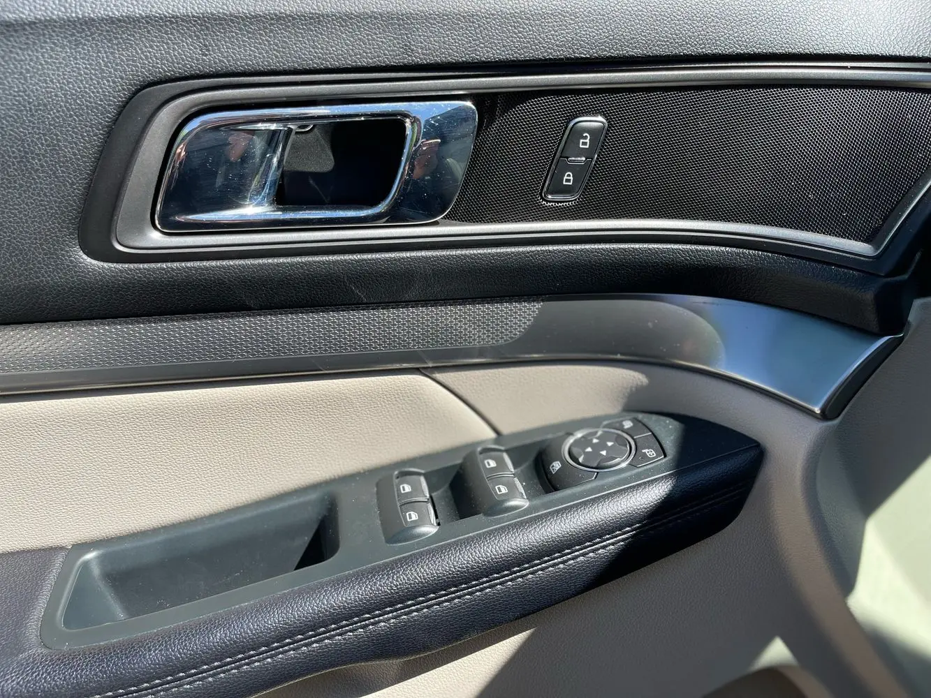 2018 Ford Explorer XLT 4WD photo 5