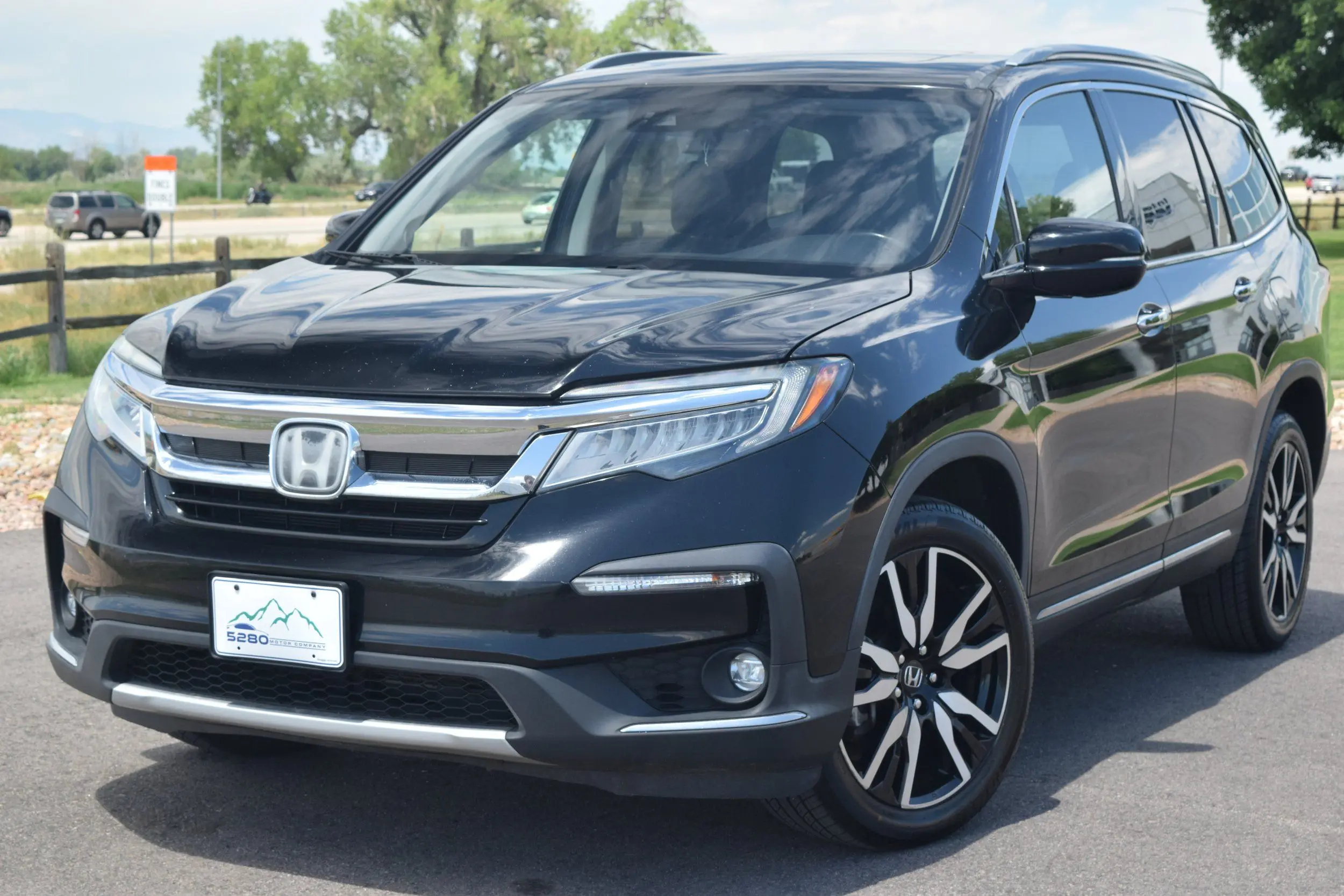 2019 Honda Pilot 4WD Elite photo 5