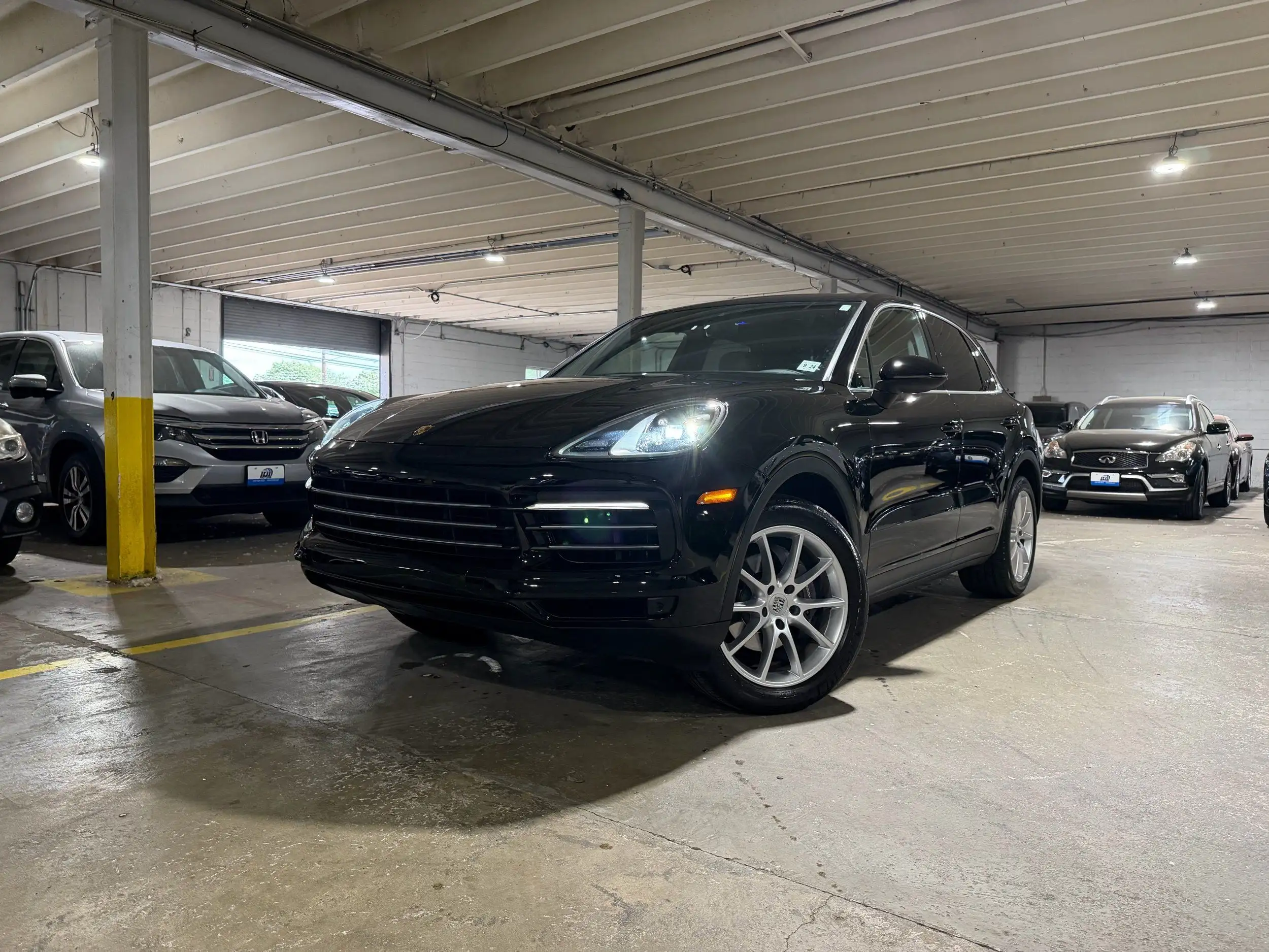 2019 Porsche Cayenne Base's photo