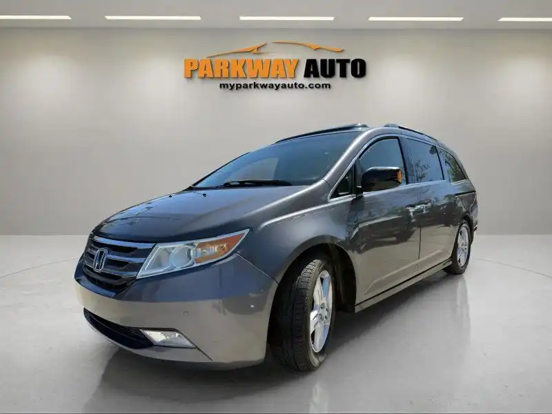 2011 Honda Odyssey Touring Elite's photo