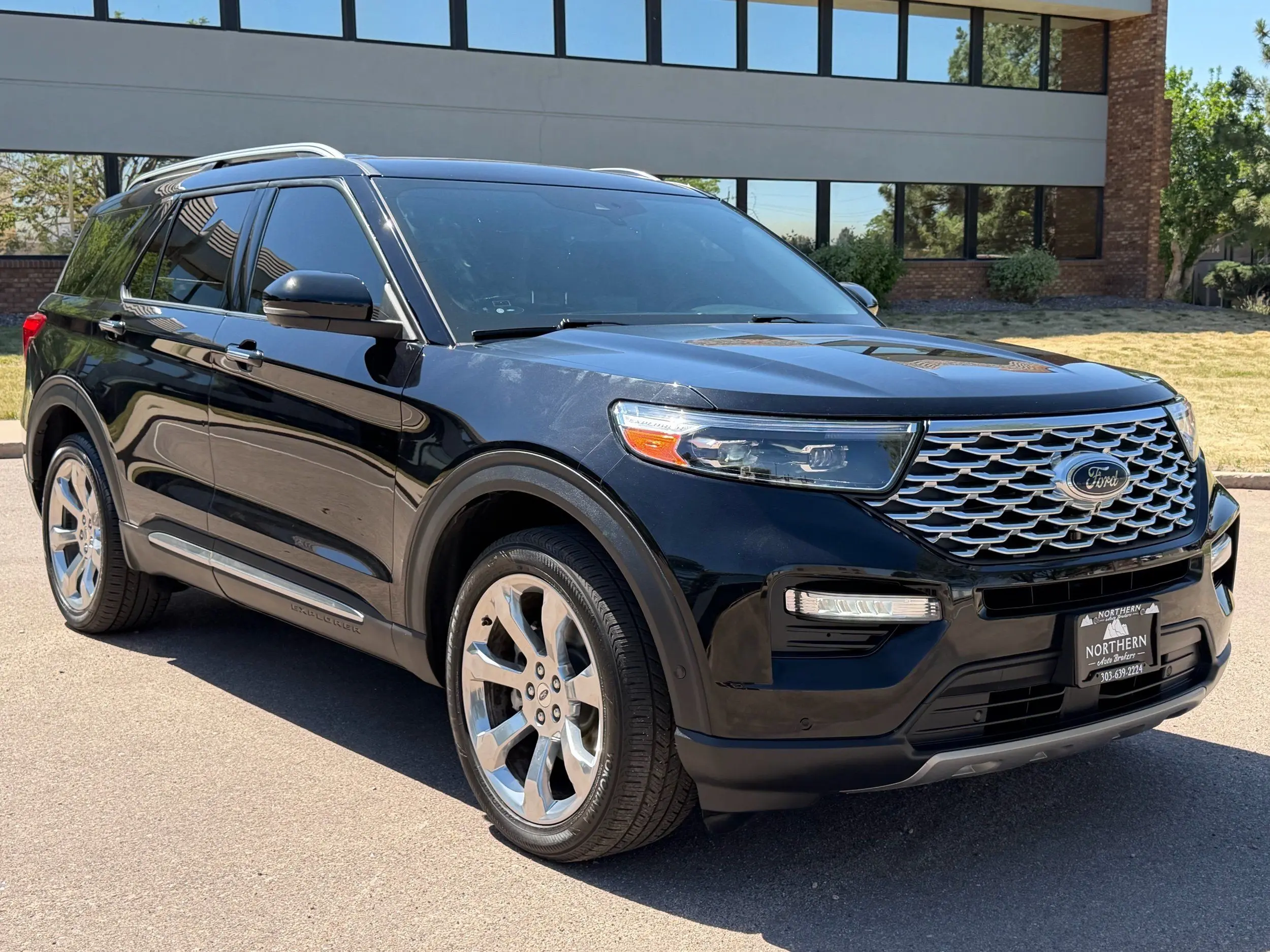 2020 Ford Explorer Platinum 4WD photo 3