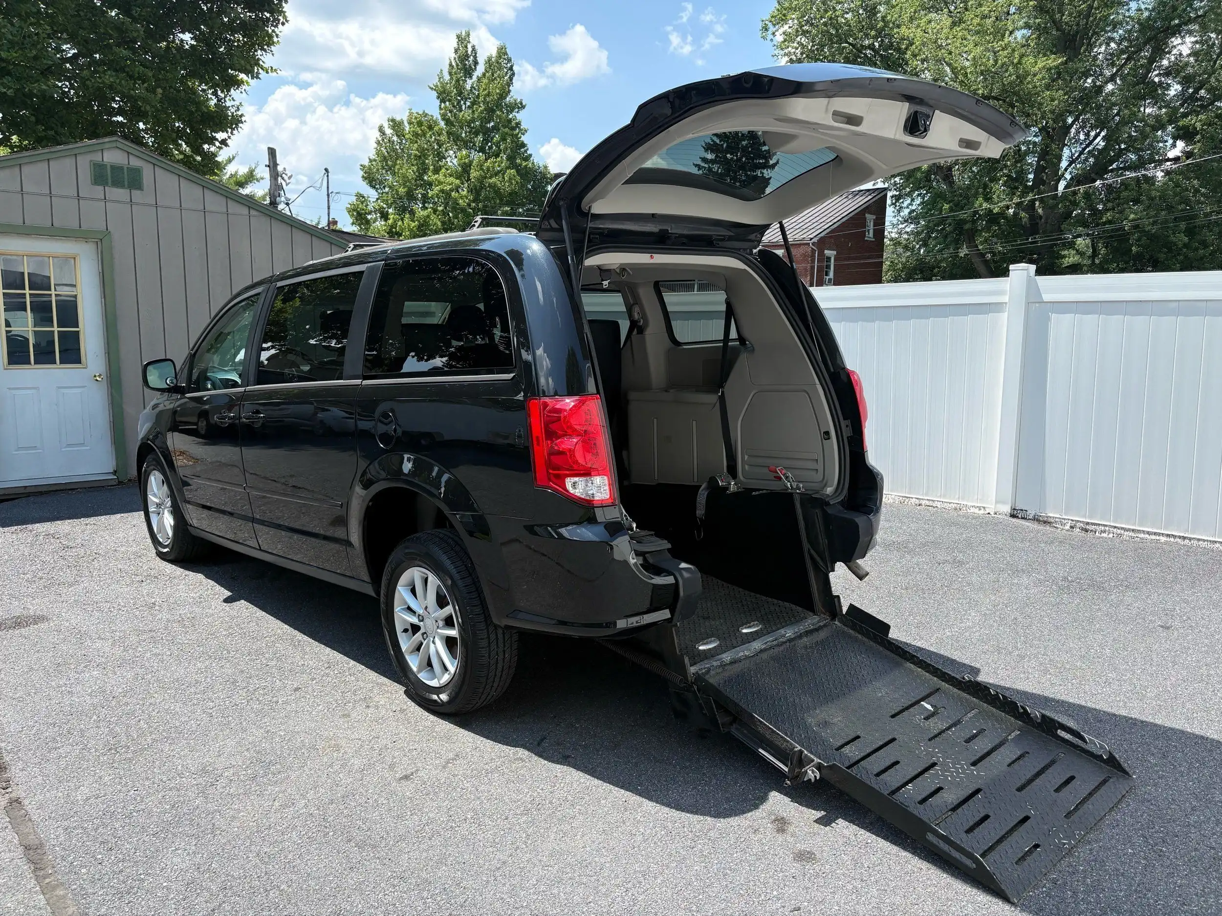 2014 Dodge Grand Caravan SXT's photo