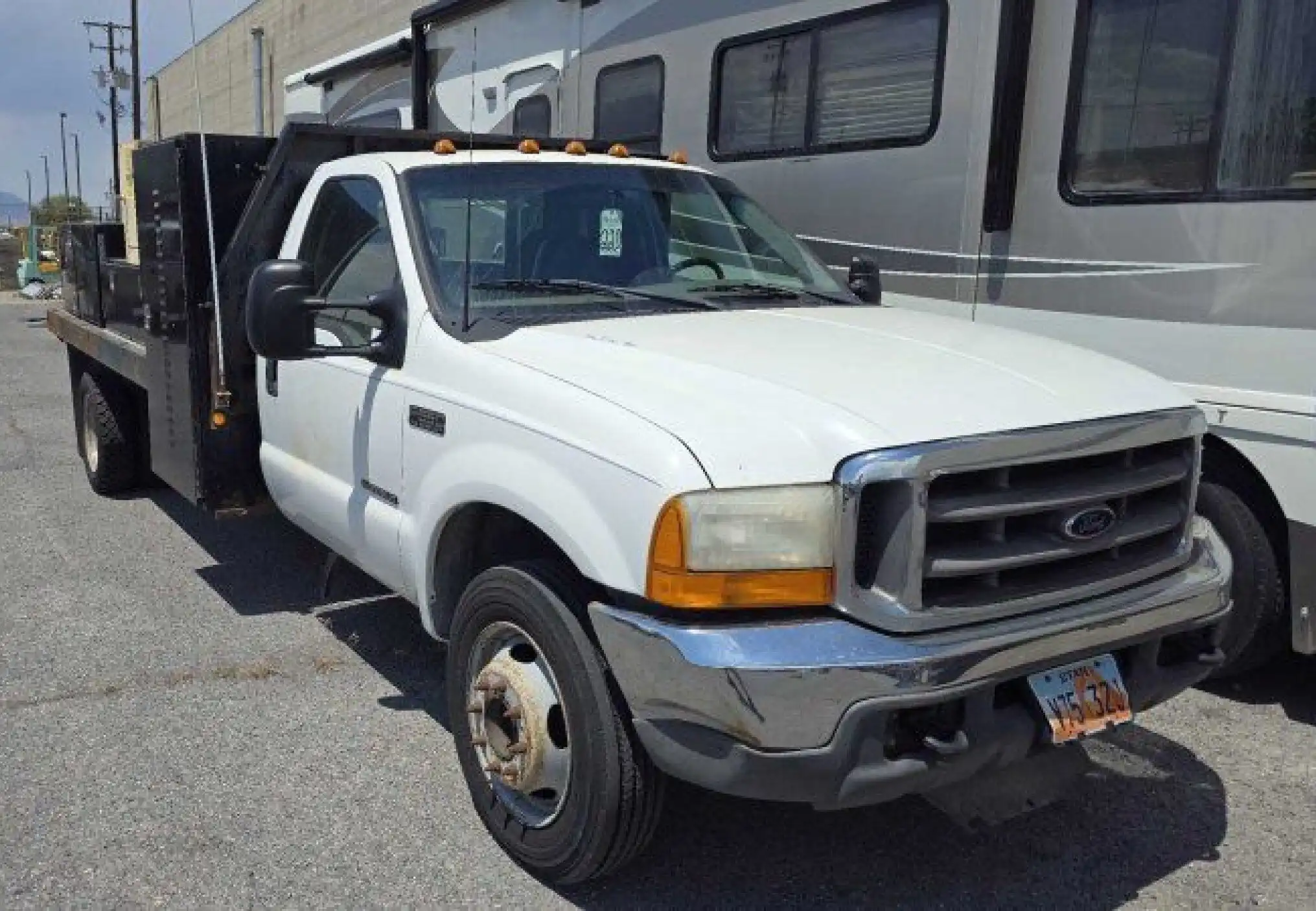 2001 Ford F-550's photo