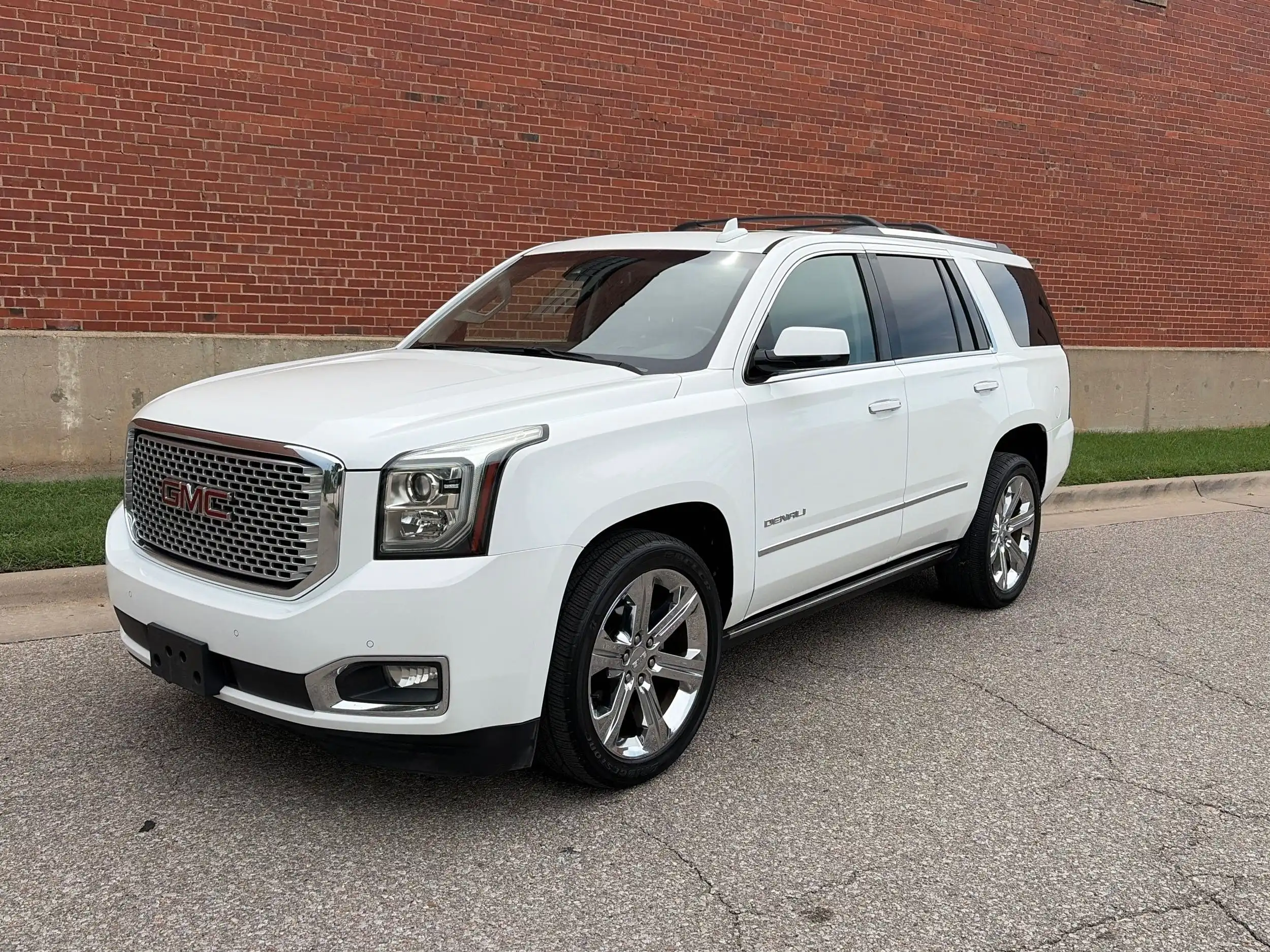 2016 GMC Yukon 4WD Denali's photo