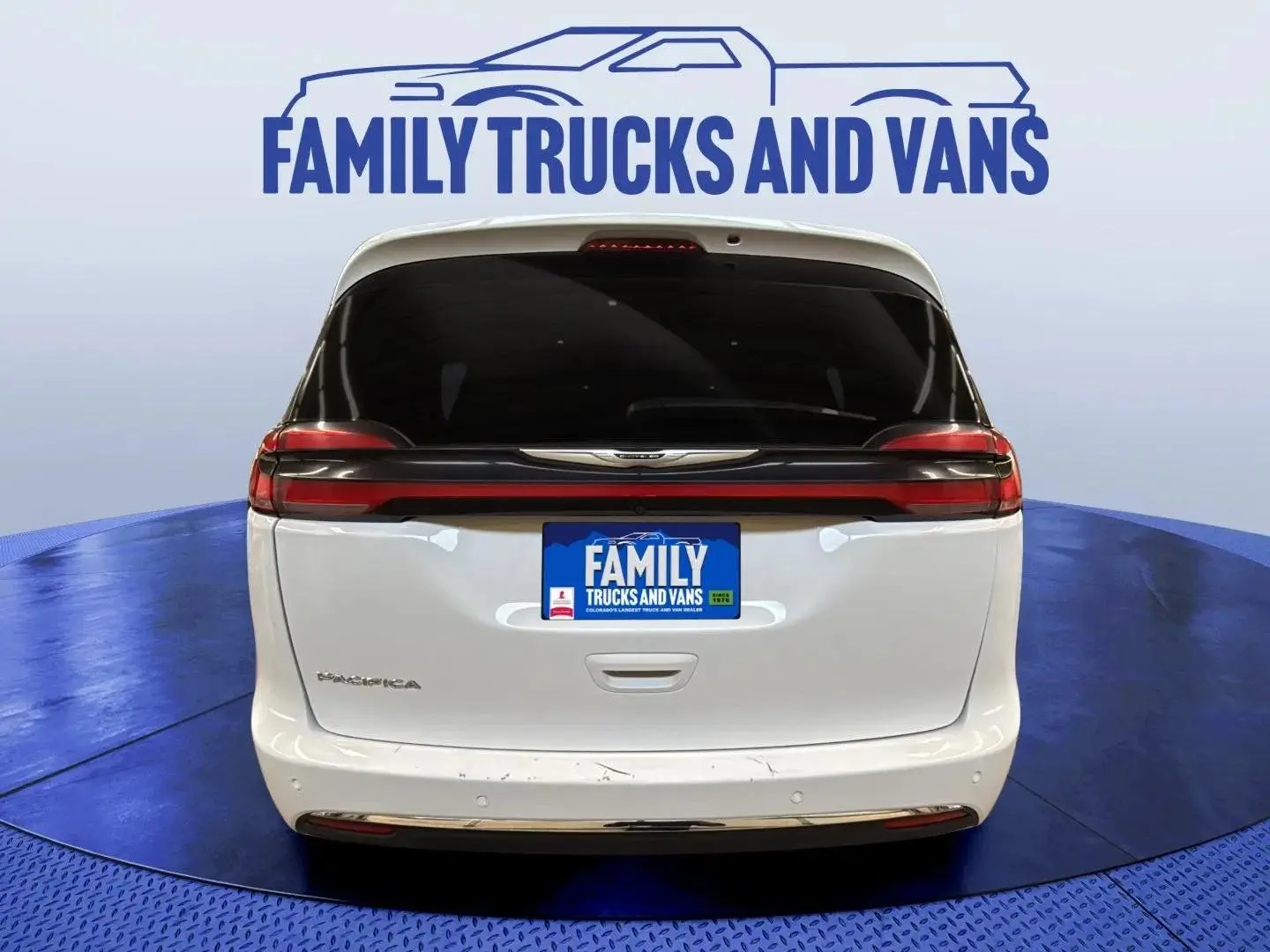 2024 Chrysler Pacifica Touring photo 4