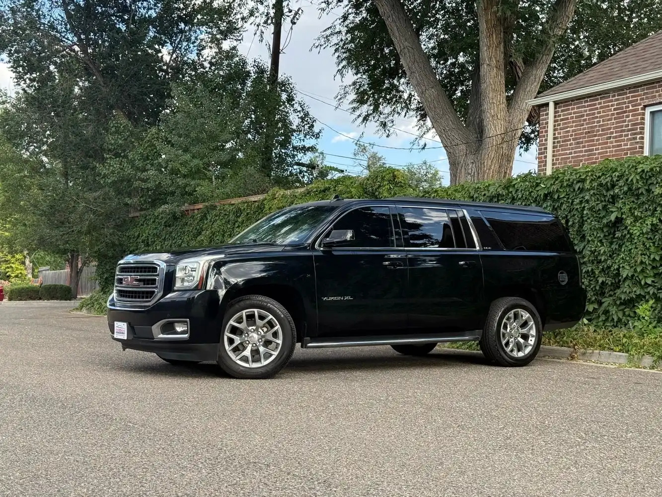 2016 GMC Yukon 4WD SLE's photo
