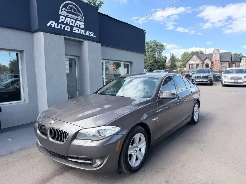 2012 BMW 5 Series 528i xDrive Sedan's photo