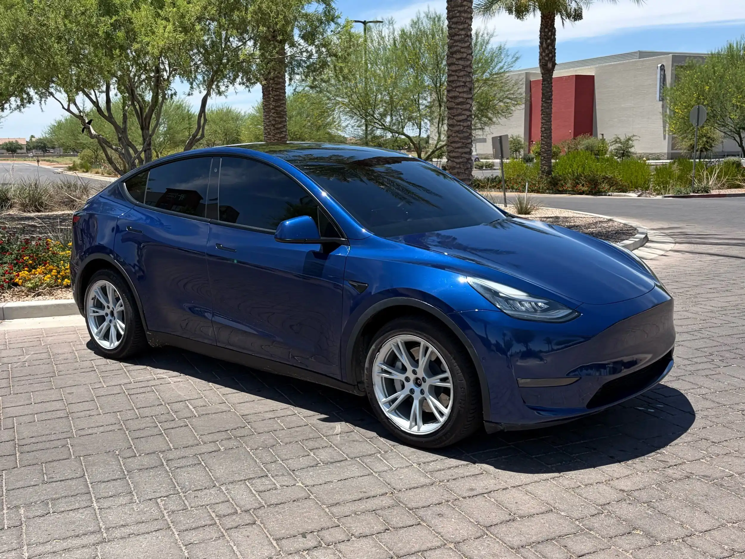 2021 Tesla Model Y Long Range Dual Motor All-Wheel Drive's photo